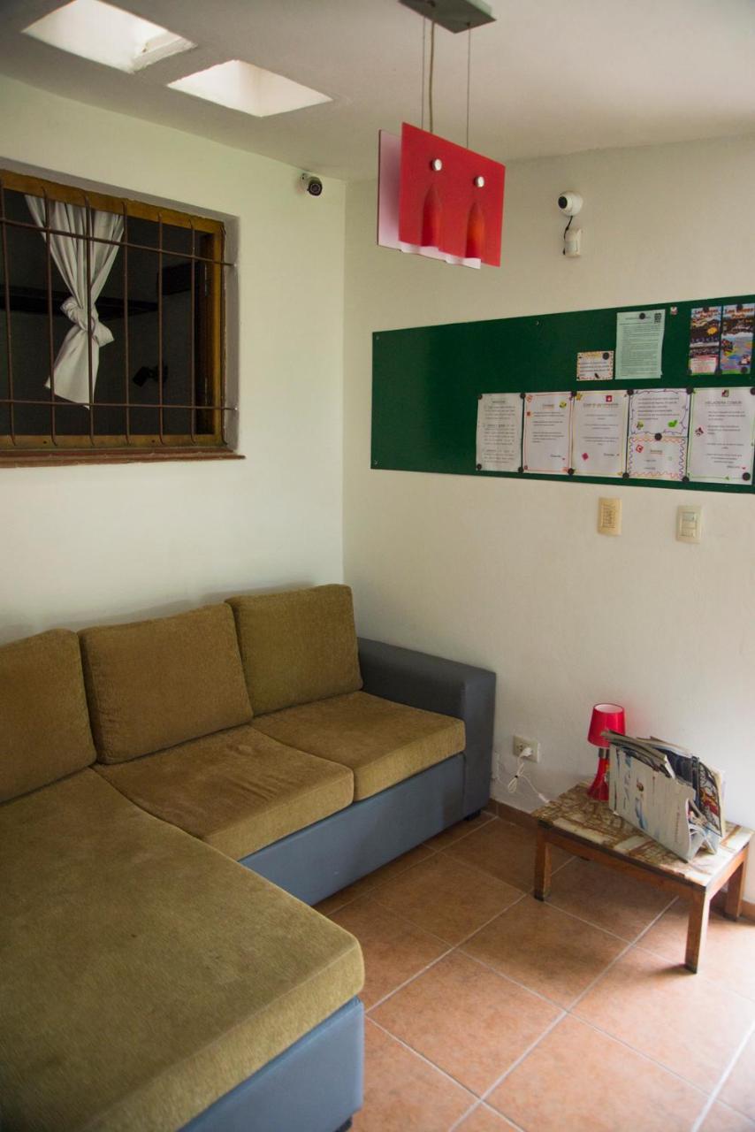Feliza Hostel Villa Carlos Paz Exterior photo